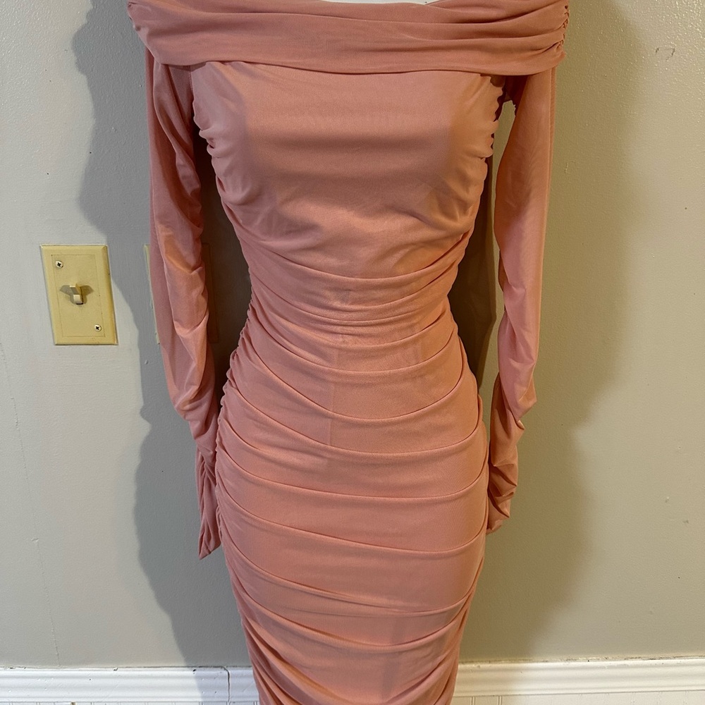 Off-Shoulder Ruched Midi Dress in Dusty Rose - Picture 3 of 7